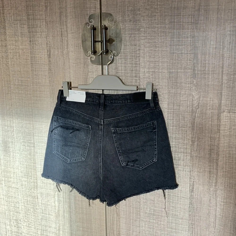 American Eagle‎ Highest Rise 90’s Boyfriend Short
